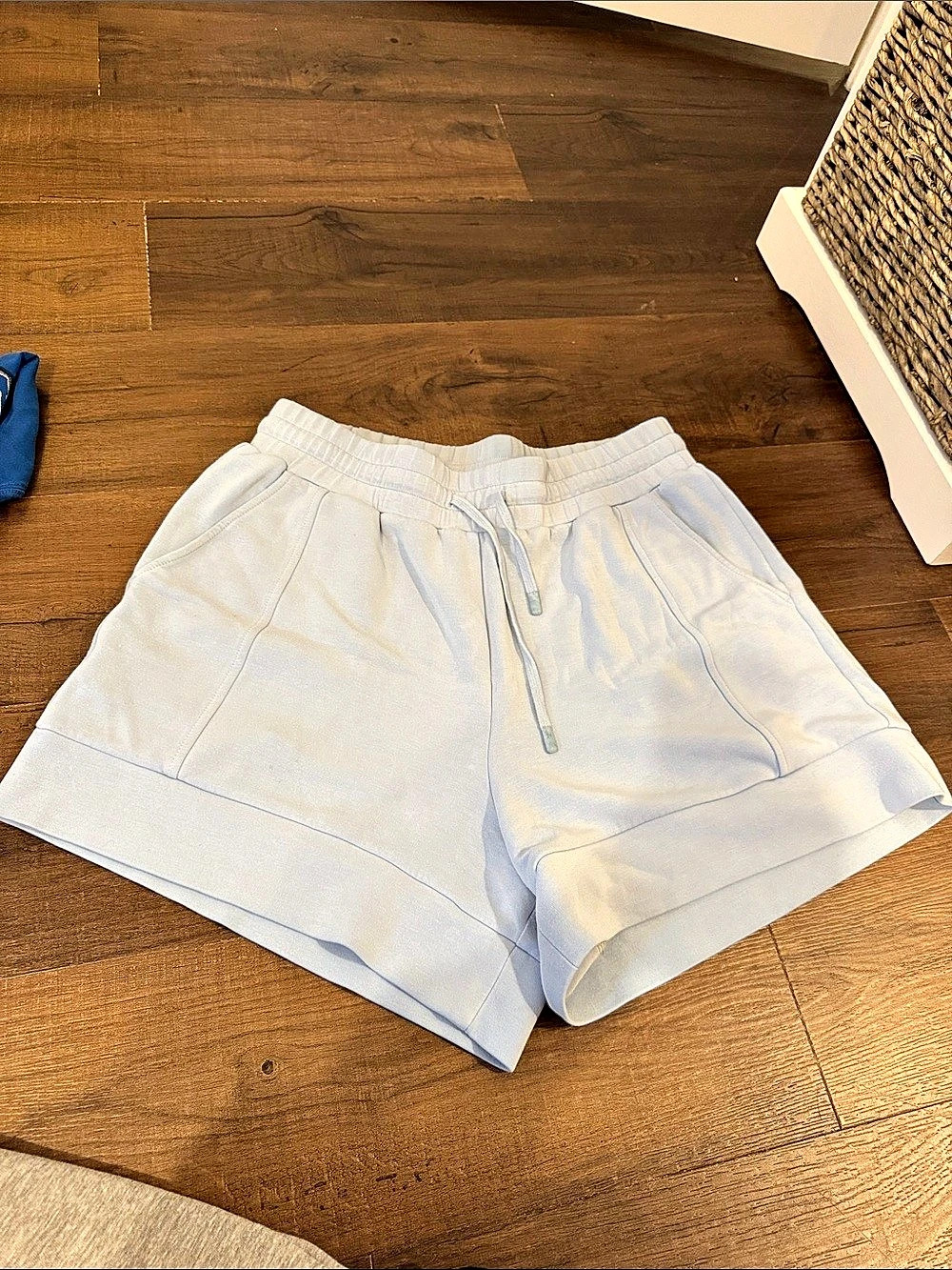 Varley Rhea Athletic Shorts in Blue Size Large Like New